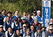 �u�Ƃ��Ƃ苤���̐X�v���������{