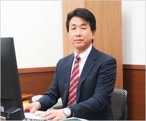 写真：門司電気通信レトロ館館長 肝付敏光